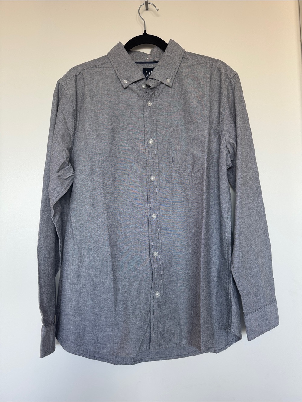 GAP Men's Gray Long-Sleeve Button-Down Shirt